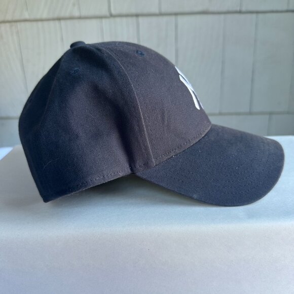 New York Yankees '47 Brand Hat Cap Youth Black Adjustable Hook and Loop Cotton - Picture 3 of 7